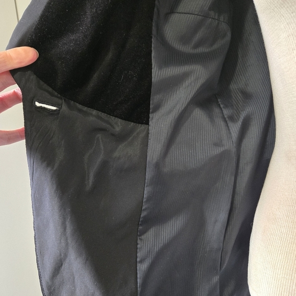 ZARA Black Velvet Blazer With Satin Lined Lapel. Size Medium - Picture 9 of 16